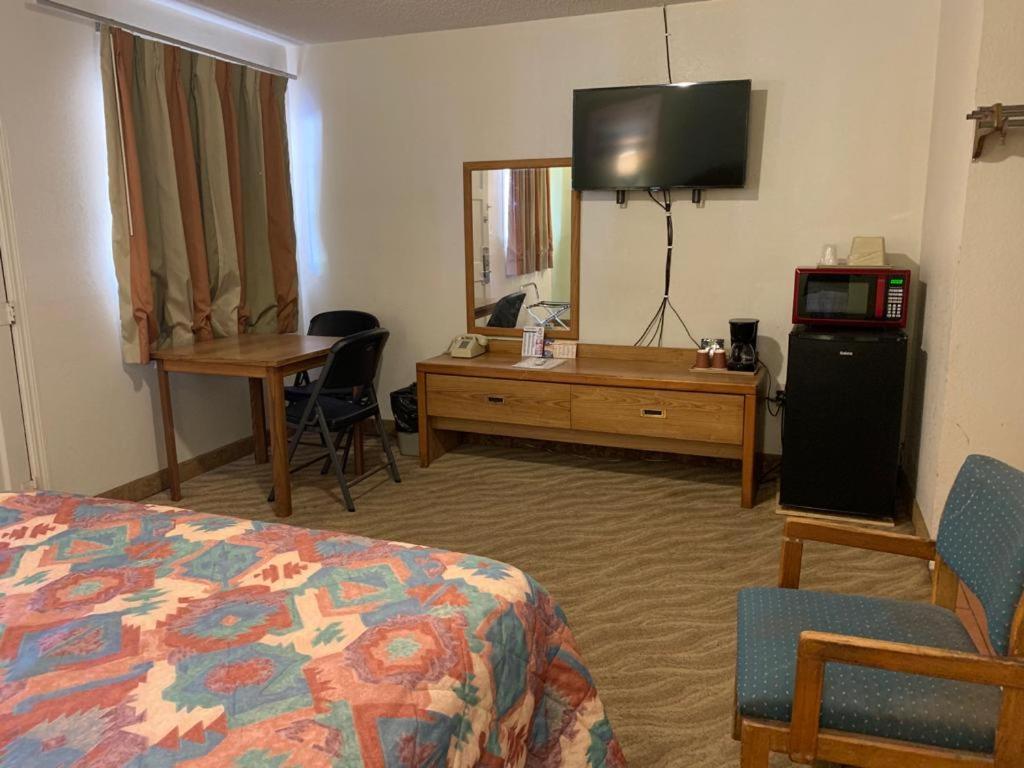 Western Motel Deming Bagian luar foto