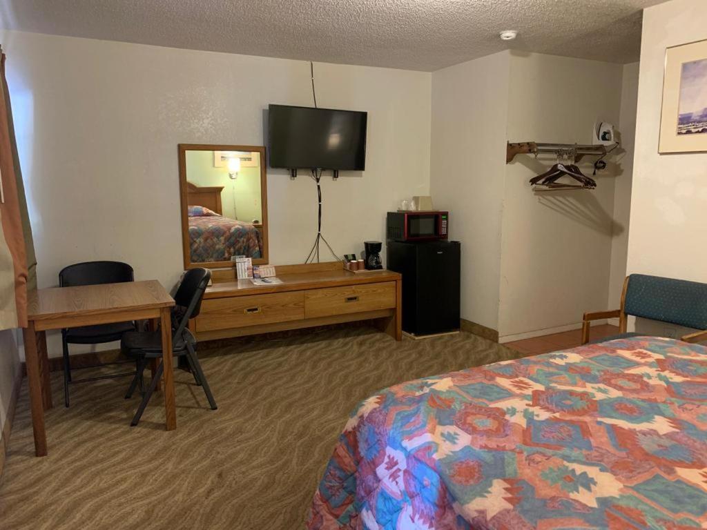 Western Motel Deming Bagian luar foto