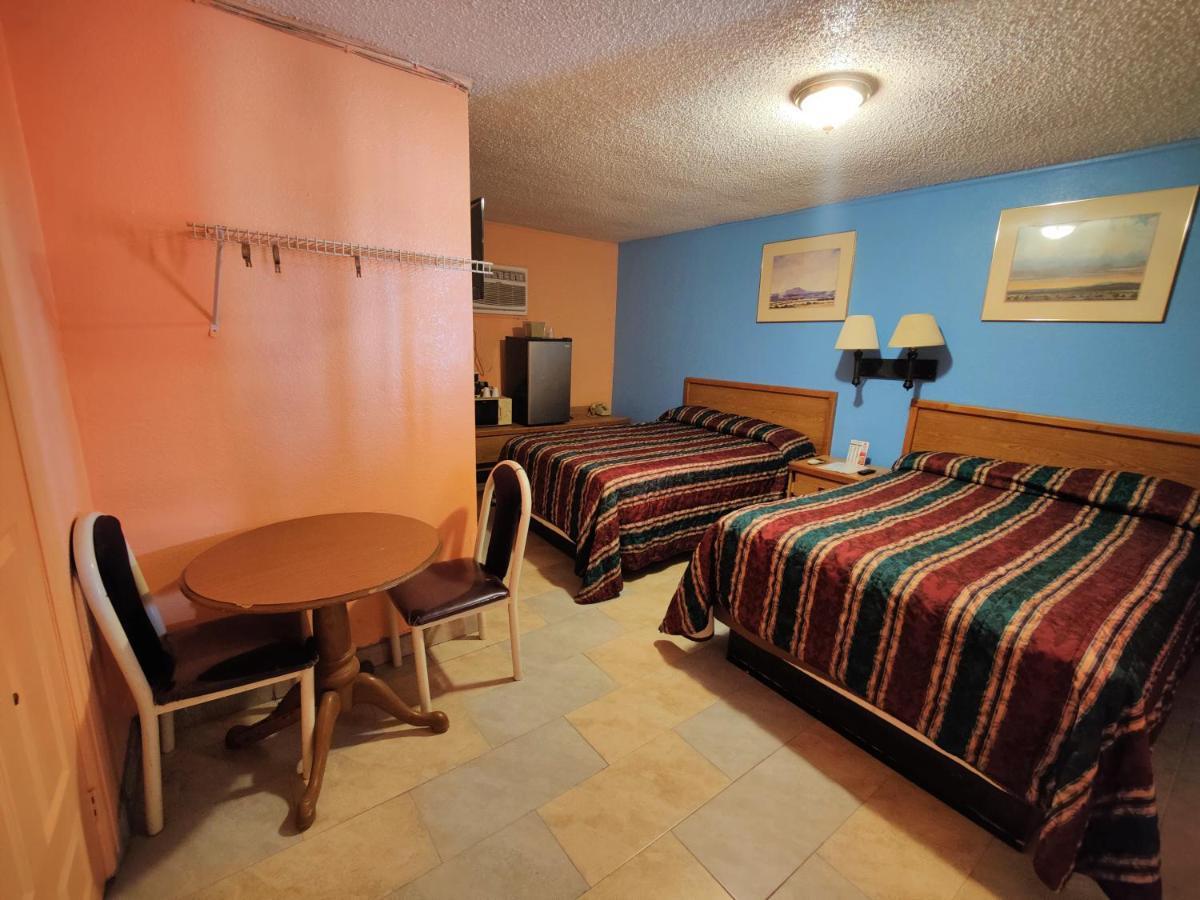Western Motel Deming Bagian luar foto